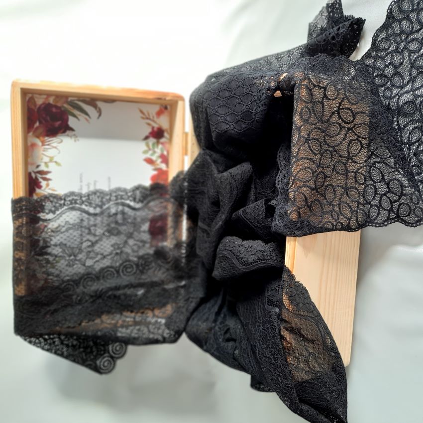 15 Meter - Monochrome Box | Black