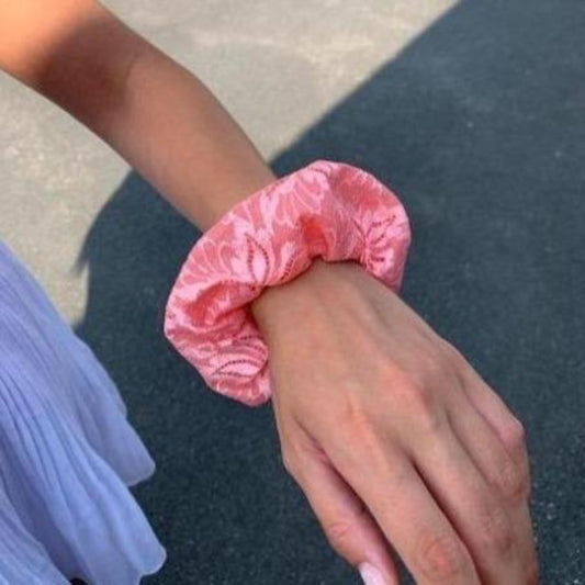 Scrunchie | La Vie en Rose | Coral