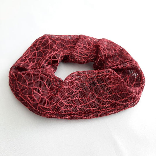 Scrunchie | Dainty Cobwebs | Bordeaux