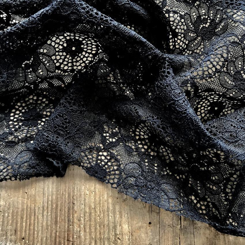 Width 145 cm, TYPE : Elastic, Spitzenstoff, Allover, COLOR : Black / Schwarz