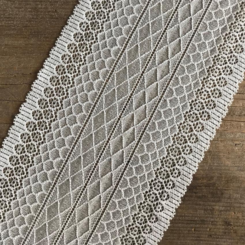 Width 16-18 cm, TYPE : Elastic, Spitze, COLOR : Beige / Haut