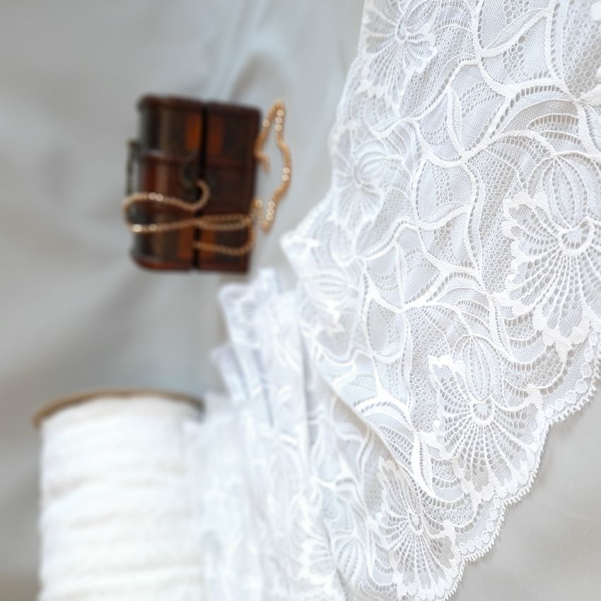 Elastic | Width 23 cm | Sleeping Muse | S7632